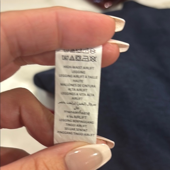 Alo High Waist Airlift Legging - Picture 3 of 3